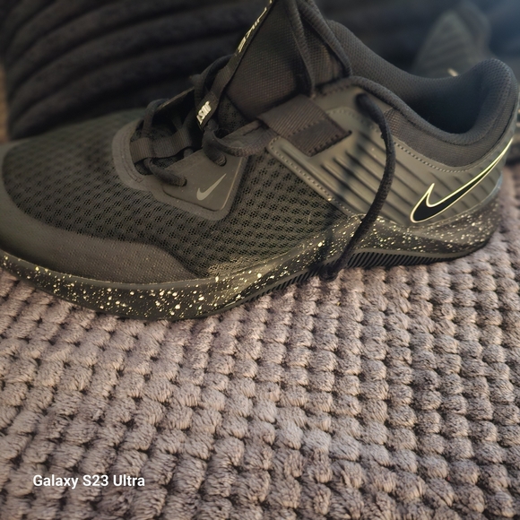 Nike Kids Black and Gray Sneakers - Picture 6 of 13